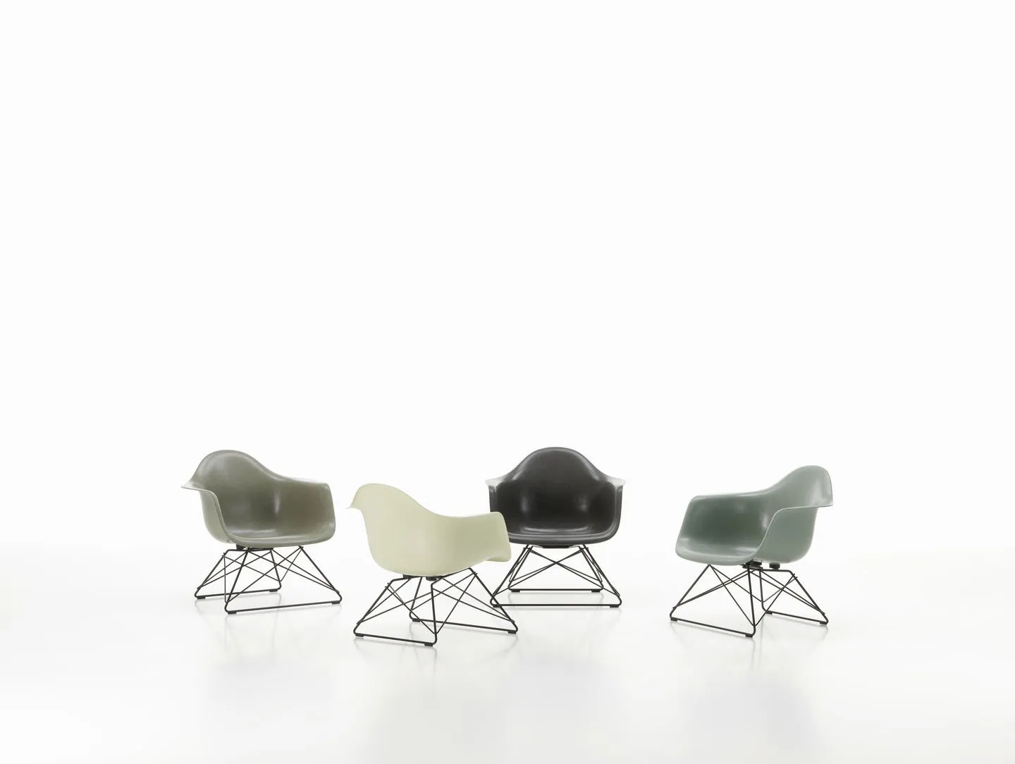 Eames Fiberglass LAR - Vitra w Mesmetric