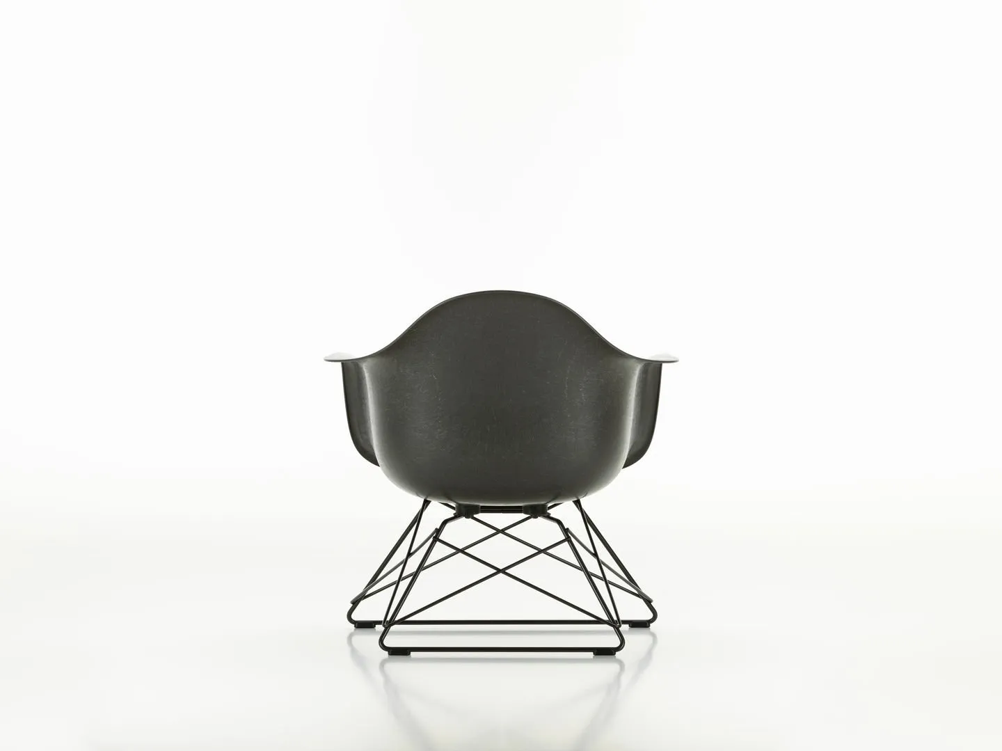 Eames Fiberglass LAR - Vitra w Mesmetric