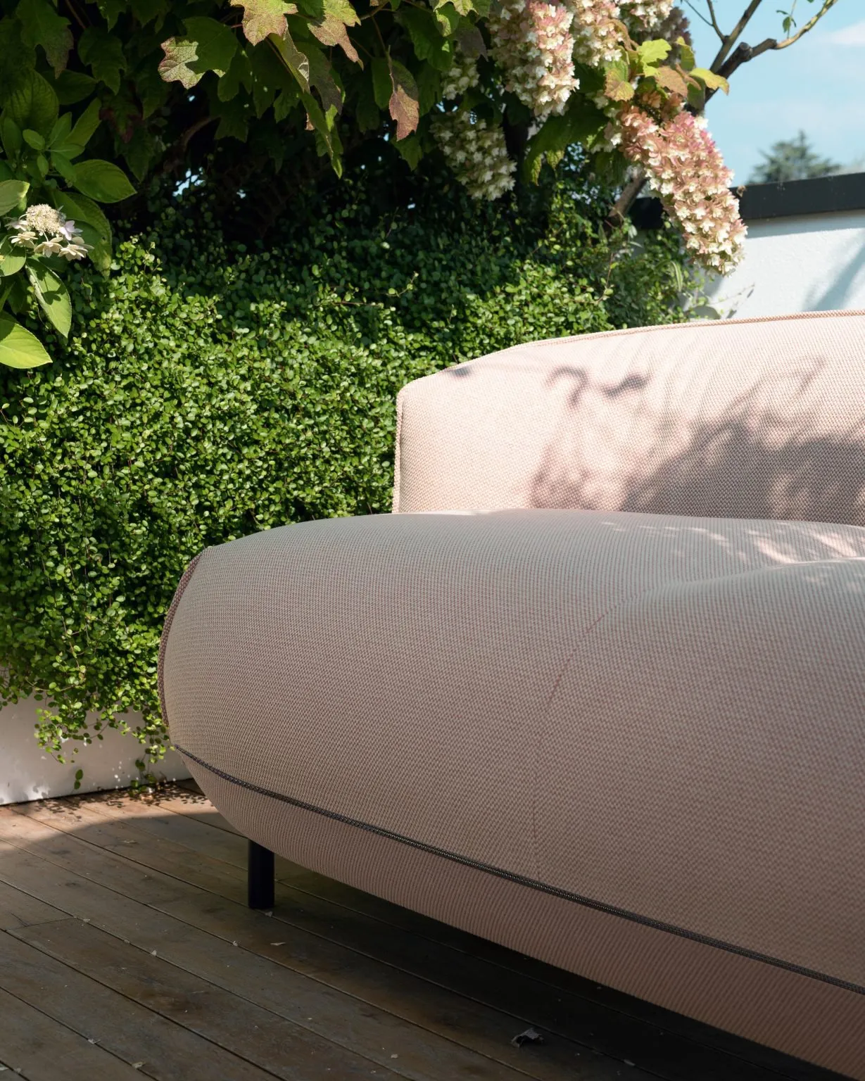 Brioni Outdoor - Kristalia w Mesmetric