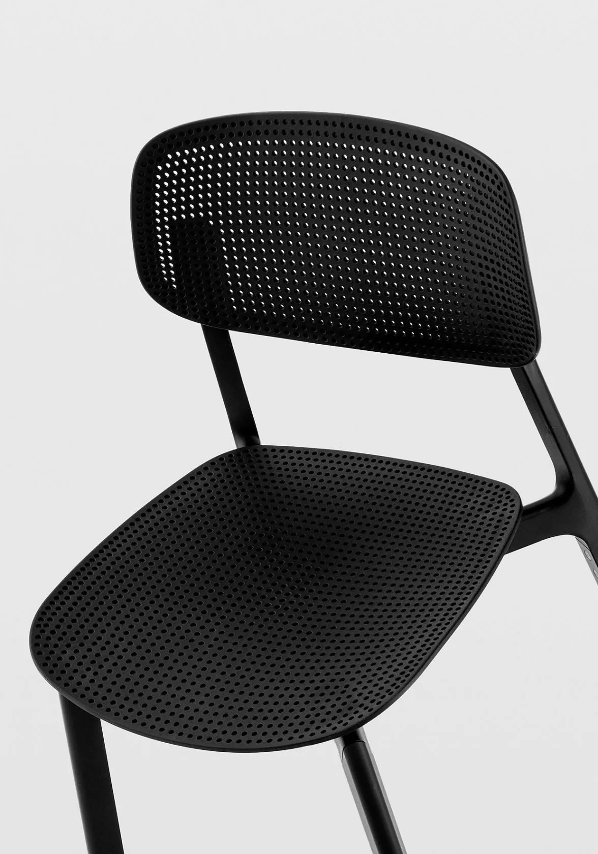 Colander – Kristalia at Mesmetric